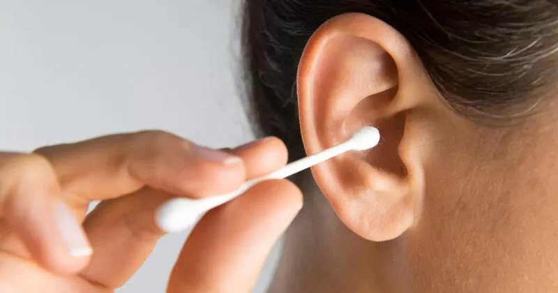 Zararsız sanılıyor! Kulağınızı temizlerken sağır olabilirsiniz