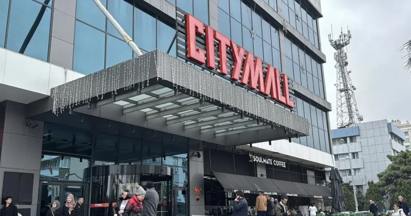 Ünlü AVM mühürlendi