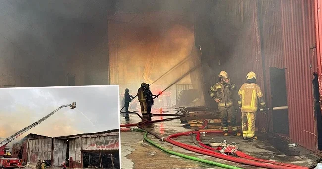 İzmir de 3 atölye ve 2 depoda yangın: Alevlerle mücadele ediliyor