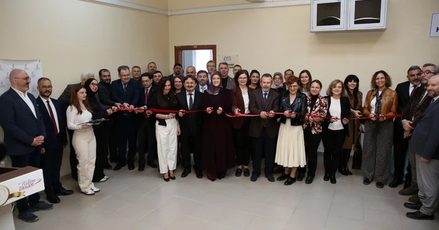 MCBÜSEM de yeni bilgisayar laboratuvarı hizmete açıldı Manisa Haberleri