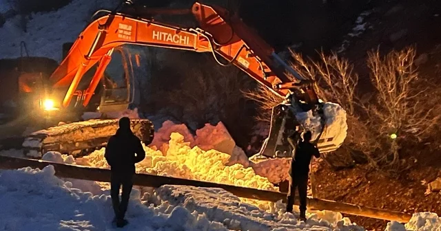 Çığ vurdu, devlet ve ilgili kurumlar çalışma başlattı, Beşağaç köyü karanlıktan kurtarıldı Şırnak Haberleri