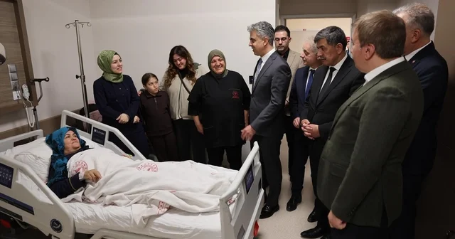 Vali Aydoğdu dan hastalara ziyaret Erzincan Haberleri