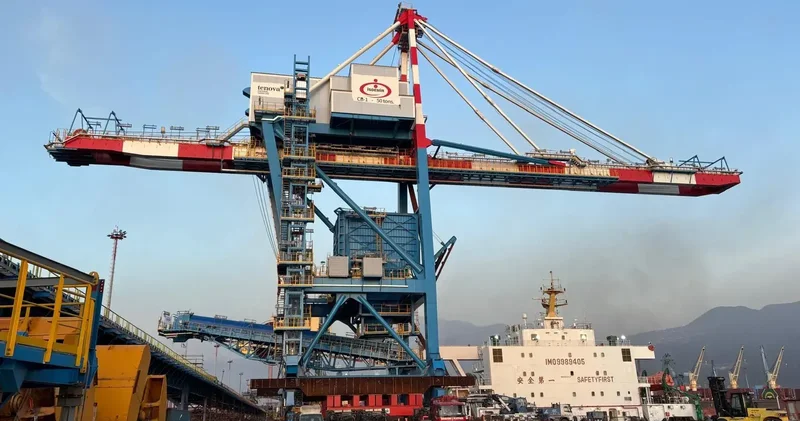 OYAK Denizcilik, İsdemir Limanı nda yapay zeka destekli vinçleri devreye alıyor