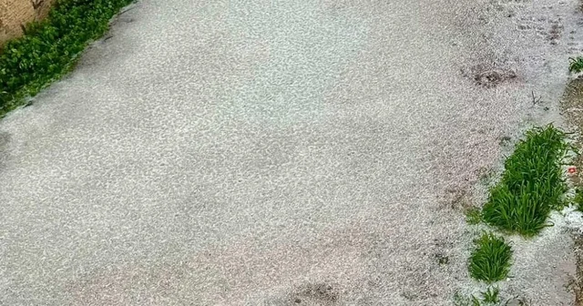 Hatay da dolu ve sağanak yağış sonrası sel meydana geldi Hatay Haberleri