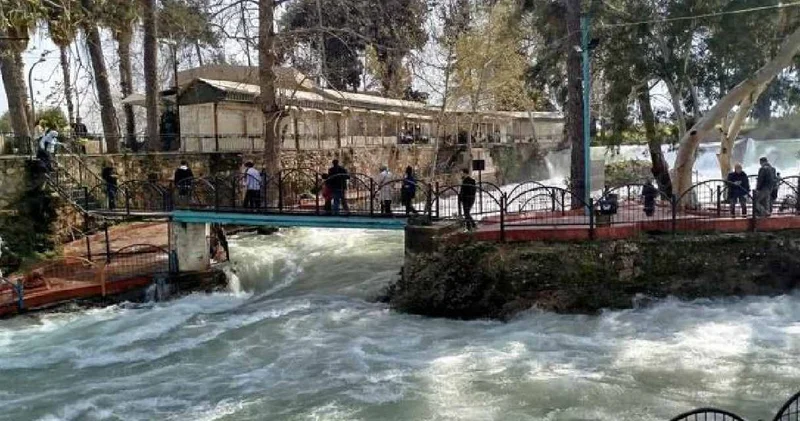Uzun yıllar akmıyordu! Şelale yağışlardan sonra yeniden coştu