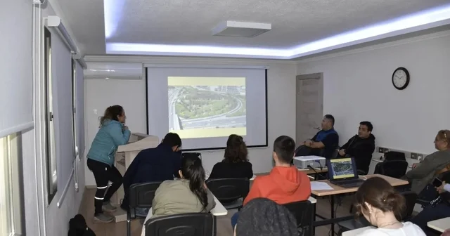 Köyceğiz Meslek Yüksekokulu nda Tıbbi Aromatik Bitkilerin Peyzajda Kullanımı semineri Muğla Haberleri