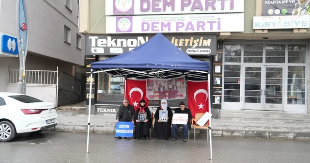 Muş ta evlat nöbeti devam ediyor Muş Haberleri