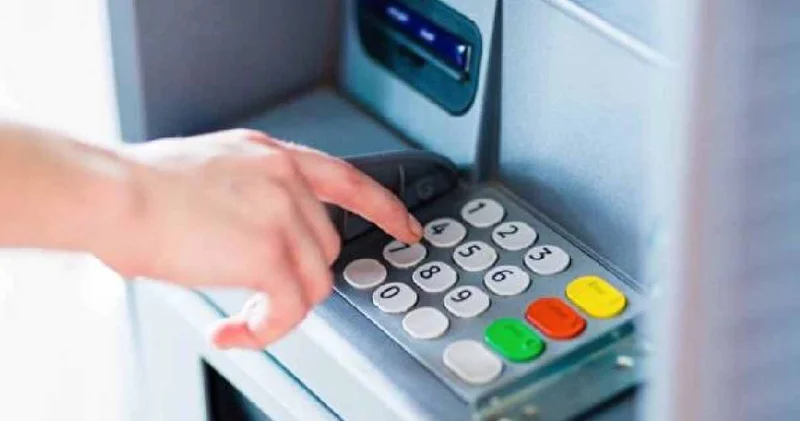 Meğer ATM’deki sarı tuş bu işe yarıyormuş