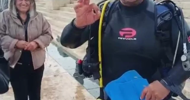 Denize düşen evlilik yüzüğünü dalgıçlar çıkardı Antalya Haberleri