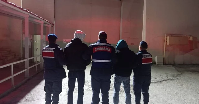 Bilecik te 2 hırsızlık süphelisi tutuklandı Şüphelilerden ele geçirilen çalıntı motosiklet sahibine eksiksiz olarak teslim edildi Bilecik Haberleri