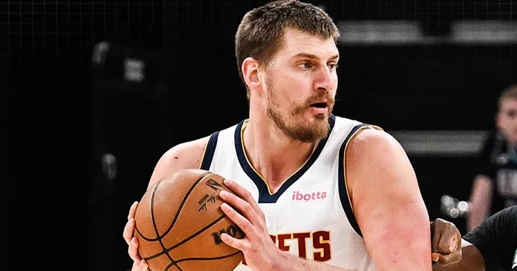 Nikola Jokic, triple double ile coştu! Denver Nuggets, Phoenix Suns ı devirdi