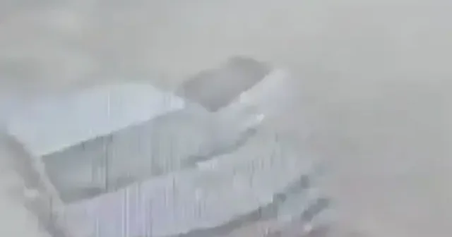 İran füzesinin Tel Aviv’i vurduğu anlar kamerada: İsrail sokaklarını toz ve duman kapladı VİDEO İZLE