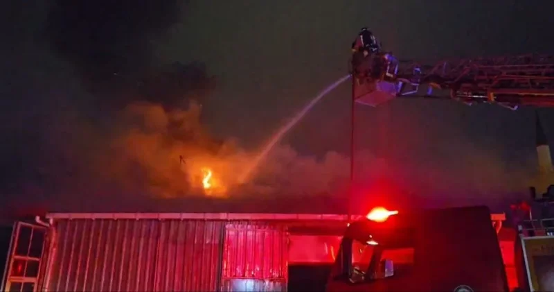 Edirne de mobilya imalathanesinde yangın