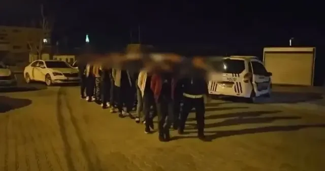 Konya da 10 kaçak göçmen yakalandı VİDEO İZLE