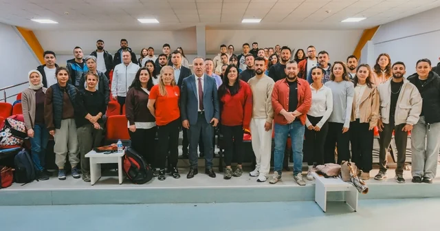 Yüzme Antrenörlük Kursu Aydın da başladı Aydın Haberleri