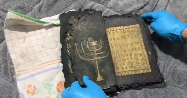 Aydın da Bizans dönemine ait altın işlemeli dua kitabı ele geçirildi Aydın Haberleri