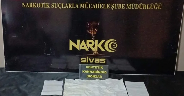 Sivas ta uyuşturucu operasyonunda gözaltına alınan 2 zanlıdan 1 i tutuklandı Sivas Haberleri