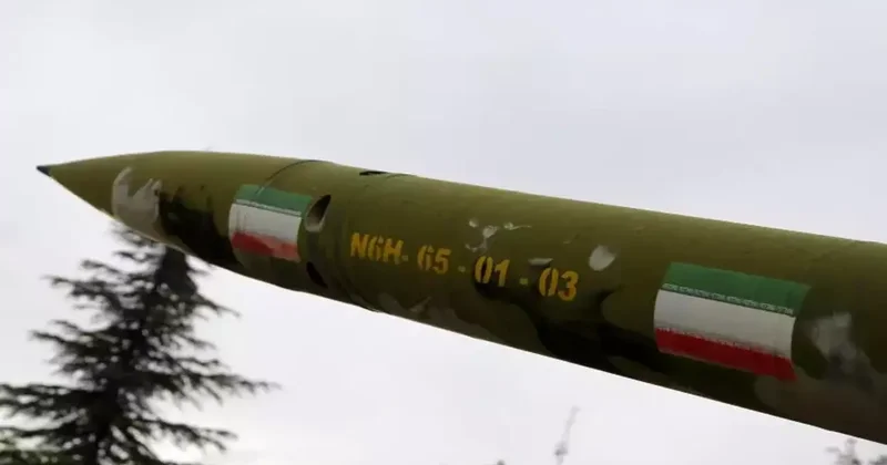 İran dan gövde gösterisi: Füze ve tanklarını sergiledi