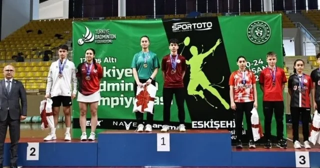 Badmintonun genç yıldızları Eskişehir de buluştu Eskişehir de badminton rüzgarı: U17 Türkiye Şampiyonası sona erdi Eskişehir Haberleri