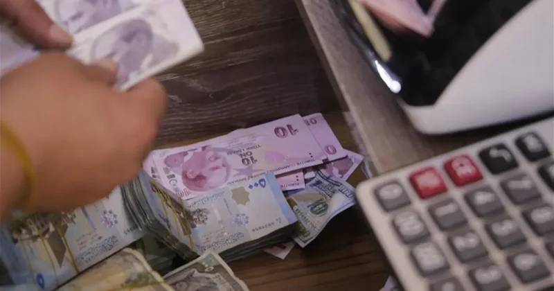 Telefonunda film izlerken hayatını şokunu yaşadı! Banka tazminat ödeyecek