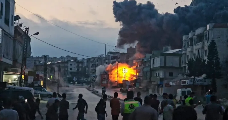 İsrail bir kasabadaki sivil araçları hedef aldı! Ölüler var