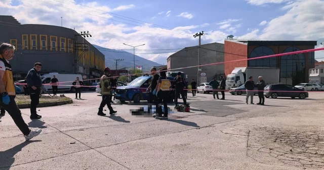 Vinçten atlaması sonucu hayatını kaybeden sürücü toprağa verildi 44 yaşındaki sürücünün, 5 ay sonra bebeğini kucağına alması bekleniyordu Bursa Haberleri