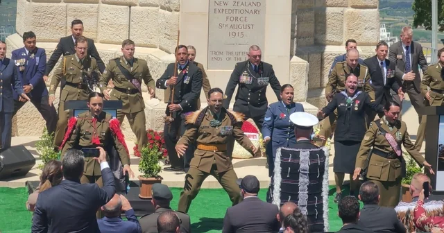 Yeni Zelanda askerleri, atalarını haka dansıyla andı Çanakkale Haberleri
