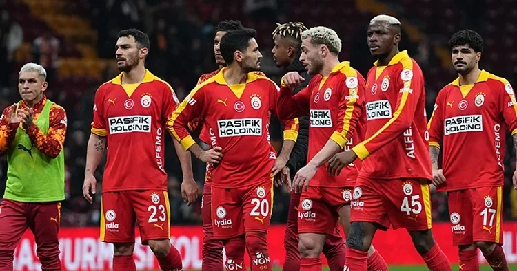 Lider Galatasaray, şampiyonluk yarışındaki kritik derbide Fenerbahçe yi ağırlayacak!