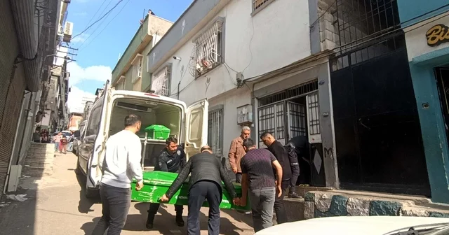 Gaziantep te şiddet ve taciz iddiasıyla babasını öldüren çocuk tutuklandı Gaziantep Haberleri