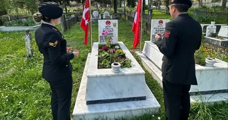 Jandarma şehit Demir’i kabri başında andı