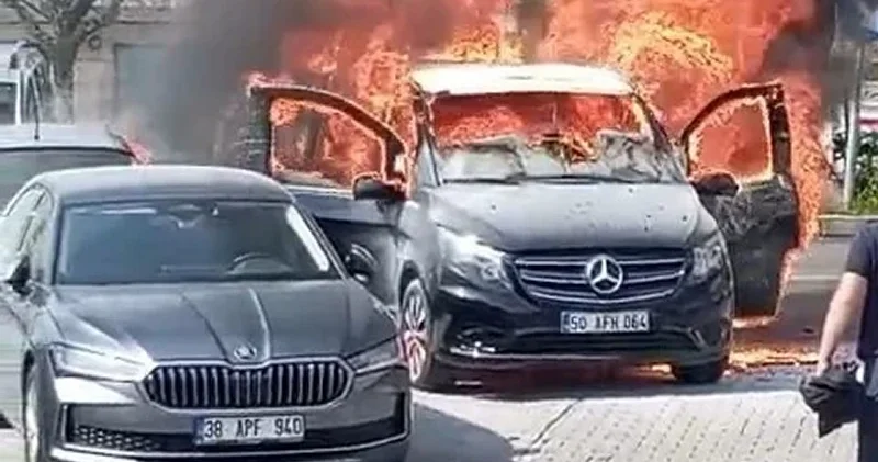 Nevşehir’de araç yangını: Üç araç hasar gördü Gündem Haberleri