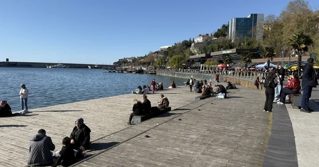 Güneş yüzünü gösterdi, Zonguldak ta sahil şeridi hareketlendi Zonguldak Haberleri