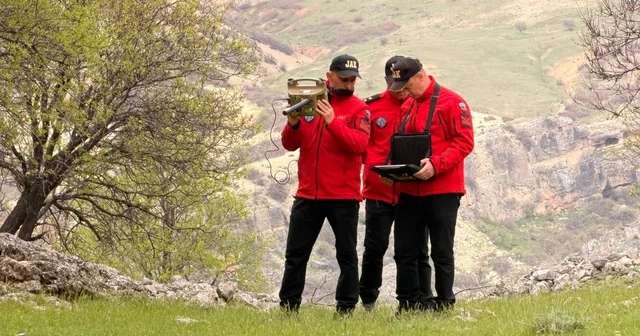 Gülistan Doku nın cansız bedenine ulaşmak için JAK ve JASAT ekiplerinden geniş çaplı arama Tunceli Haberleri