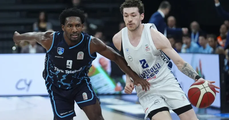 Anadolu Efes ten Türk Telekom karşısında 101 sayılık galibiyet!