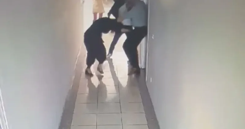 İş adamı kardeşlerin kavgasında çalışan ayağından vuruldu, o anlar kamerada