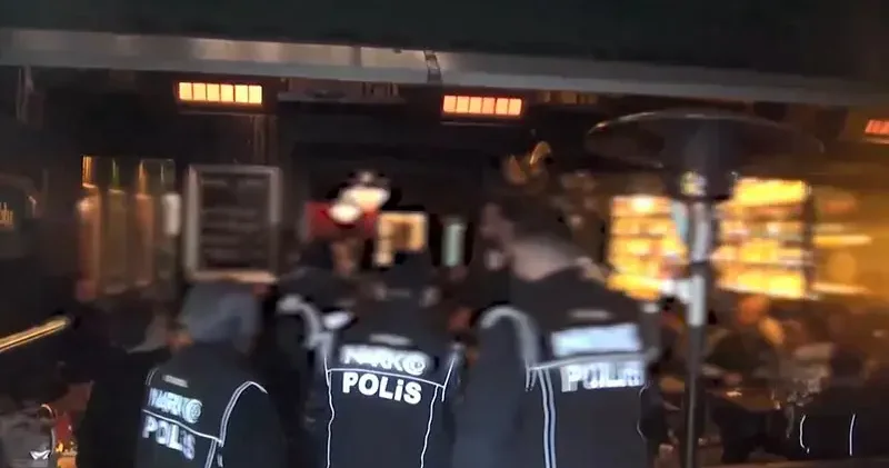 Kadıköy de eğlence mekanları ve çevresinde uyuşturucu satanlara operasyon