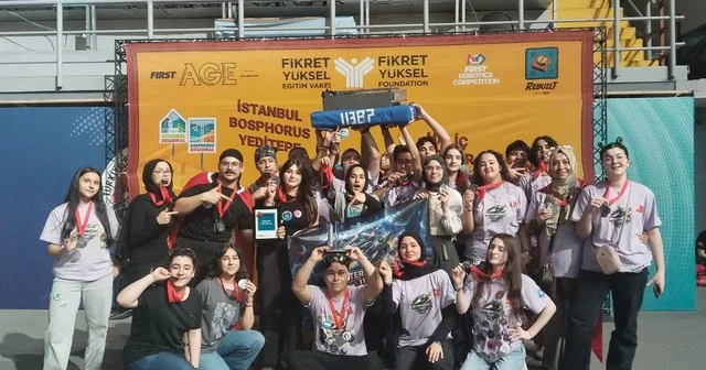 Uluslararası arenada Bursa yı temsil eden okul 2 inci oldu Bursa Nuri Nihat Aslanoba Anadolu Lisesi nden FRC Avrasya da büyük başarı Okulun InterHermes 11382 Robotics takımı finalist oldu Bursa Haberleri