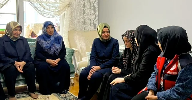 AK Parti Genel Başkan Yardımcısı Kaya, Kahramanmaraş ta öğrencilerin aileleriyle bir araya geldi Kahramanmaraş Haberleri