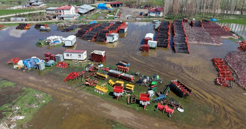 Sivas ta meralar sular altında! Fazlalık Kızılırmak a tahliye ediliyor
