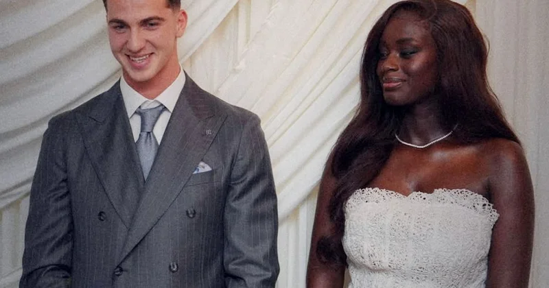 Bertuğ Yıldırım, siyahi eşiyle olan nikah fotoğraflarını sildi