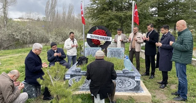 Görevi esnasında öldürülen veteriner hekim, kabri başında meslektaşları tarafından anıldı Yozgat Haberleri