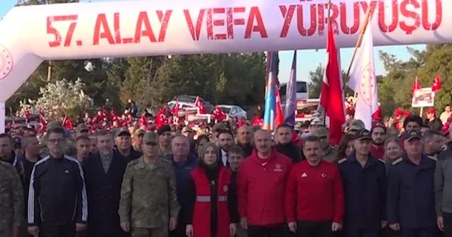 57. Alay’ın izinde vefa yürüyüşü başladı: Gençler şehitler için yürüdü VİDEO İZLE