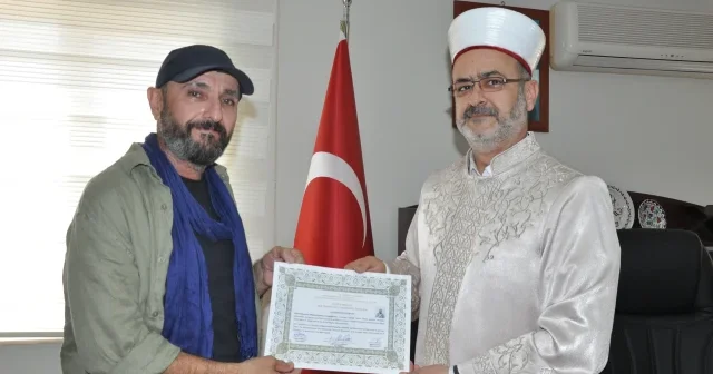 Yüreğimdeki boşluk doldu : Ermeni asıllı vatandaş gözyaşları içinde Müslüman oldu VİDEO İZLE