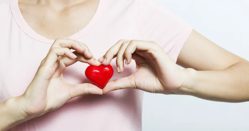 Sevginin evrensel dili olan kalp sembolü neden aslında kalbimize hiç benzemiyor? Kökeni Orta Çağ a kadar uzanıyor!