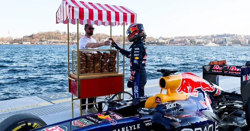 F1 pilotu Yuki Tsunoda İstanbul u turladı Sözcü Gazetesi