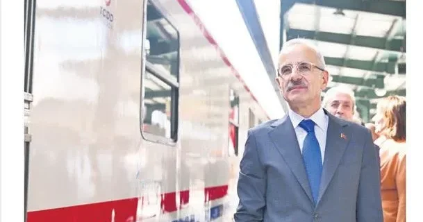 İLKER GEZİCİ Tiyatro treni yola çıkıyor