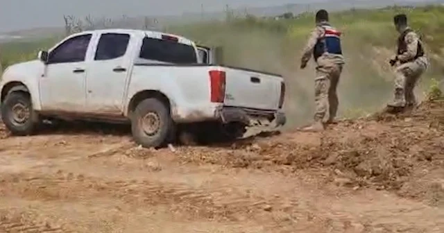 Suriye Türkiye sınırında, insan kaçakçılarıyla kovalamaca anı kamerada: 3 gözaltı Şanlıurfa Haberleri