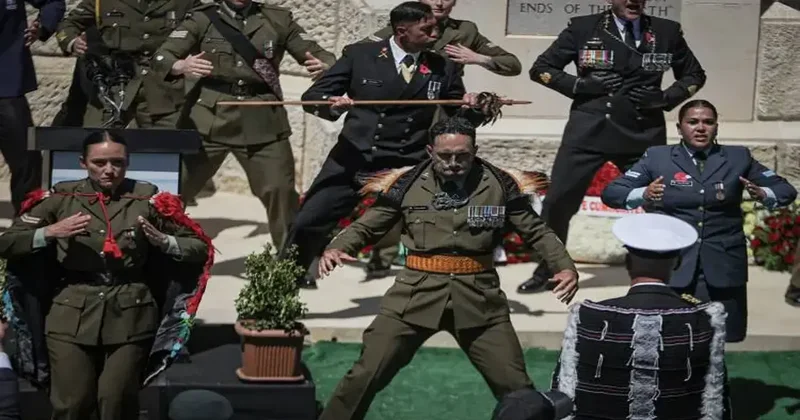 Gelibolu da ilginç görüntüler: Haka dansı ile anma töreni yapıldı