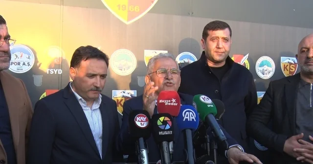 Kayseri protokolünde galibiyet sevinci Kayseri Valisi Gökmen Çiçek: Şehir; birlik ve beraberlik içerisinde hafta içinden bu yana kenetlenmiş durumda Kayseri Haberleri