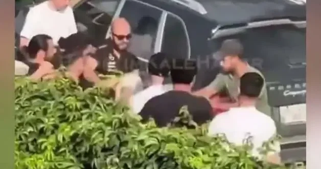 Muğla da bayram trafiğinde tekme tokat kavga kamerada